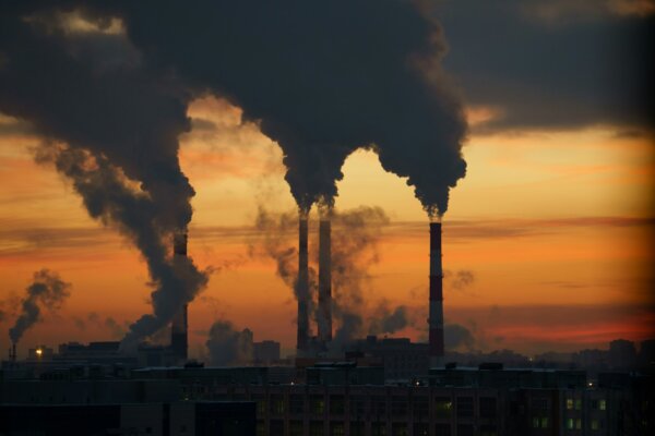 smoking-pipes-of-factory-heating-station-or-power-plant-environment-pollution-from-carbon-in-city