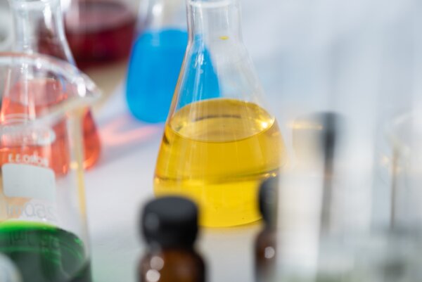 laboratory-equipment-laboratory-glassware-for-chemical-laboratories