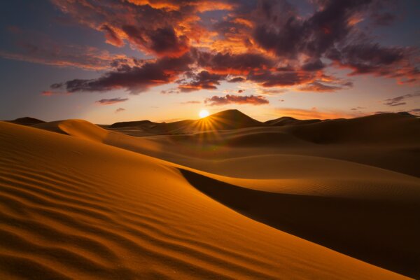 beautiful-sand-dunes-in-the-sahara-desert