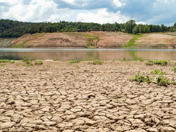 drought-in-spain-empty-river-in-spain-lack-of-water
