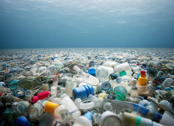 devestating-shot-of-plastic-waste-in-the-ocean-water-pollution-
