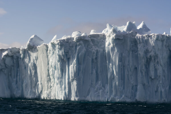 rugged-iceberg-ilulissat-icefjord-disko-bay-gre-2026-01-09-10-15-50-utc-2048×1365-1