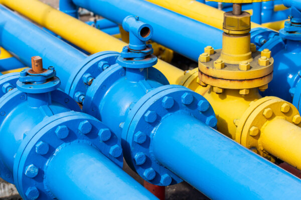 valves-at-gas-plant-2026-01-08-00-06-19-utc-2048×1365-1