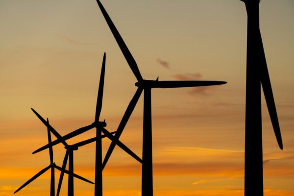 wind-turbine-energy-generaters-on-wind-farm