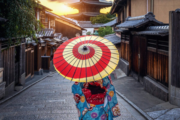 woman-wearing-japanese-traditional-kimono-with-umb-2026-03-26-05-08-10-utc-2048×1366-1
