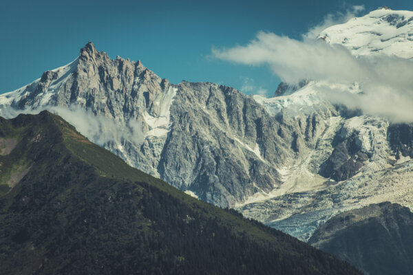 mont-blanc-massif-chamonix-mont-blanc-in-france-2026-09-24-12-02-07-utc-2048×1366-1