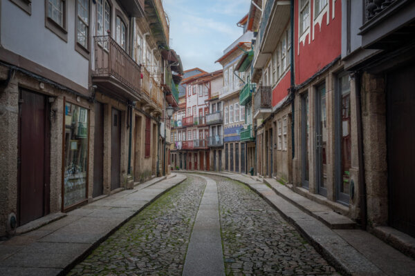 old-street-and-buildings-guimaraes-portugal-2026-09-24-11-15-30-utc-2048×1366-1